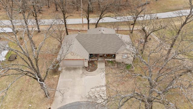 2850 Harber Oaks Loop, Grove, OK 74344