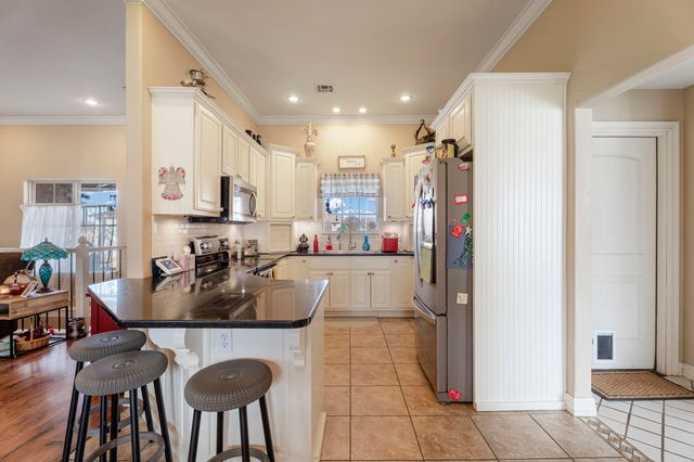 2850 Harber Oaks Loop, Grove, OK 74344