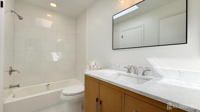 2904 Stonehedge Road, Edison, NJ 08820