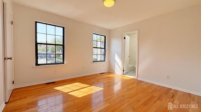 2904 Stonehedge Road, Edison, NJ 08820