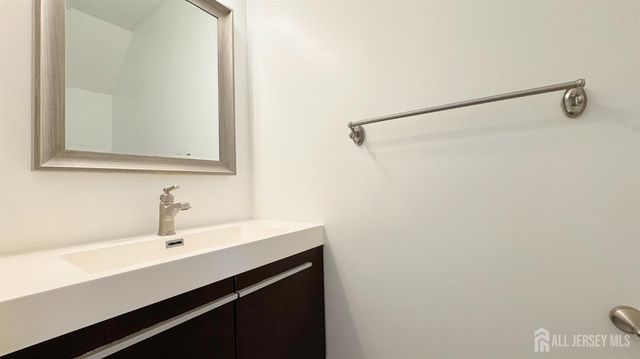 2904 Stonehedge Road, Edison, NJ 08820