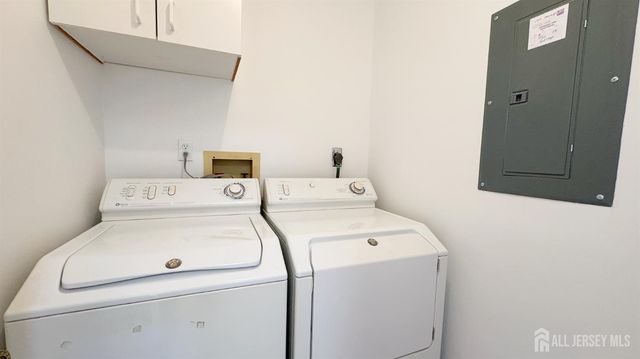 2904 Stonehedge Road, Edison, NJ 08820
