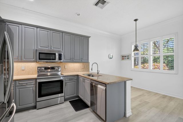 10849 Deer Park Lane, Boynton Beach, FL 33437