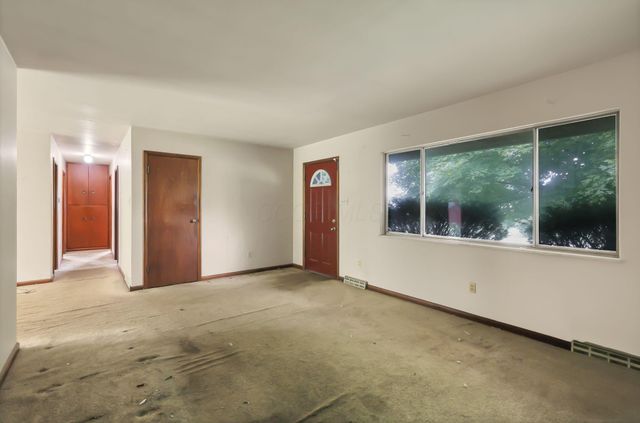 82 N Belmar Drive, Reynoldsburg, OH 43068