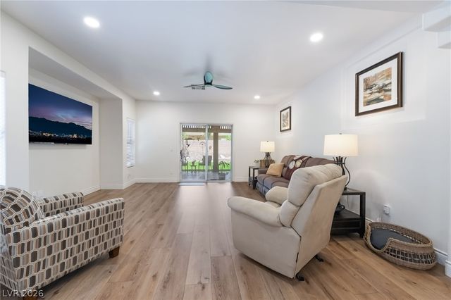 7220 Elderly Avenue, Las Vegas, NV 89131
