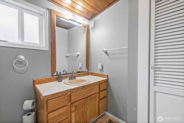 934 N 100th Street, Seattle, WA 98133