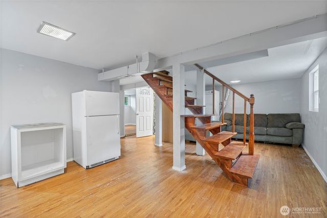 934 N 100th Street, Seattle, WA 98133