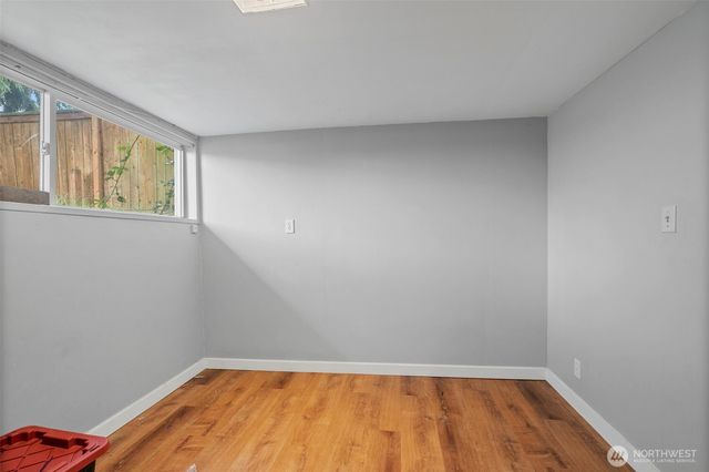 934 N 100th Street, Seattle, WA 98133