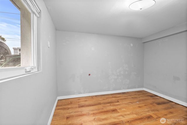 934 N 100th Street, Seattle, WA 98133