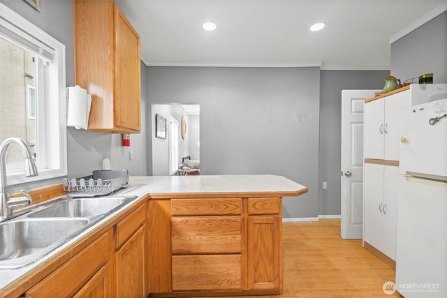 934 N 100th Street, Seattle, WA 98133