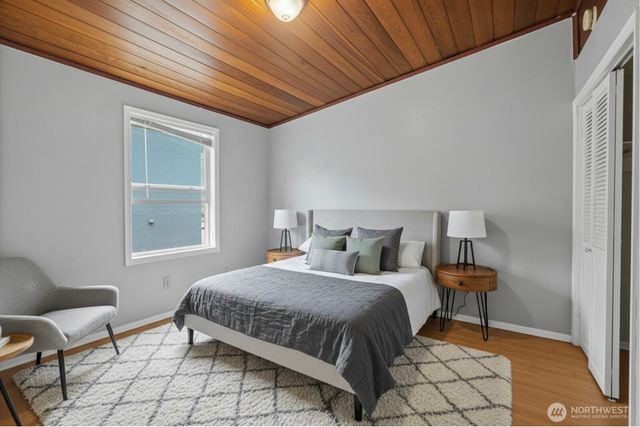 934 N 100th Street, Seattle, WA 98133