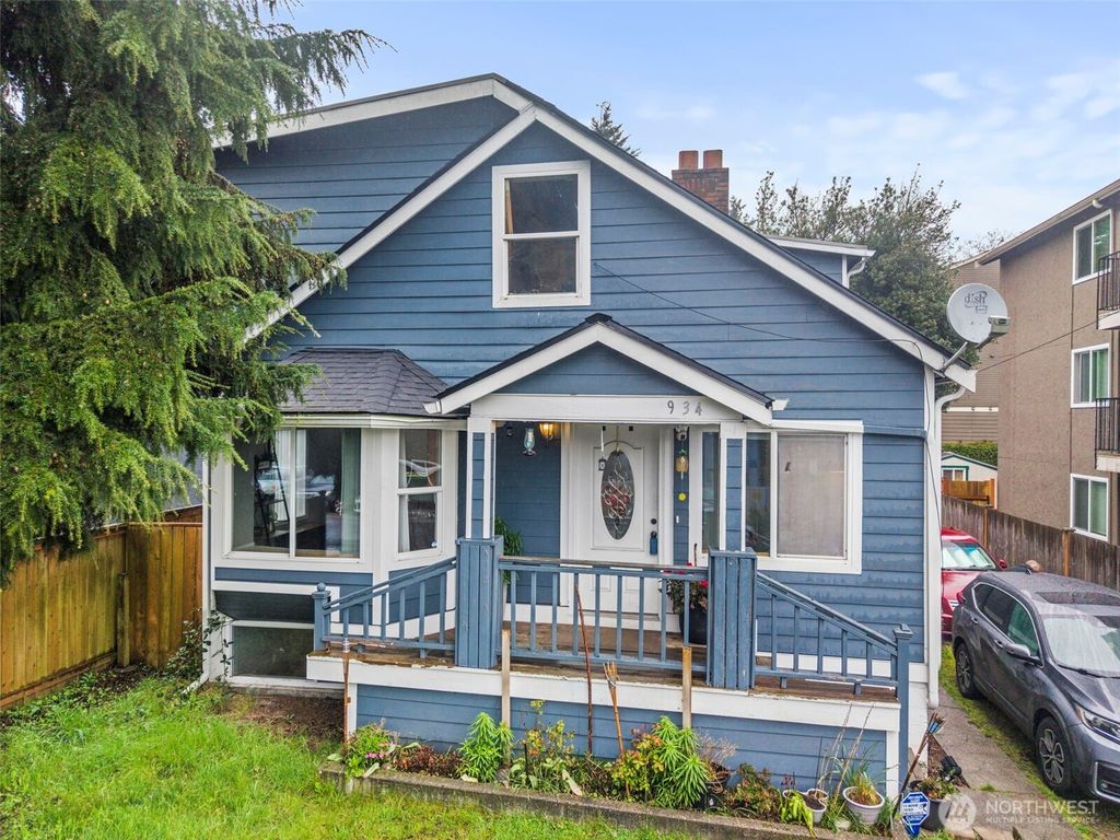 934 N 100th Street, Seattle, WA 98133