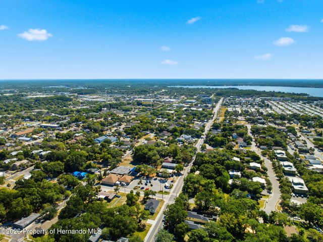 524 S Grosse Avenue, Tarpon Springs, FL 34689