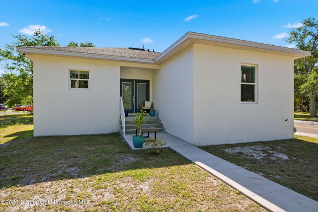524 S Grosse Avenue, Tarpon Springs, FL 34689