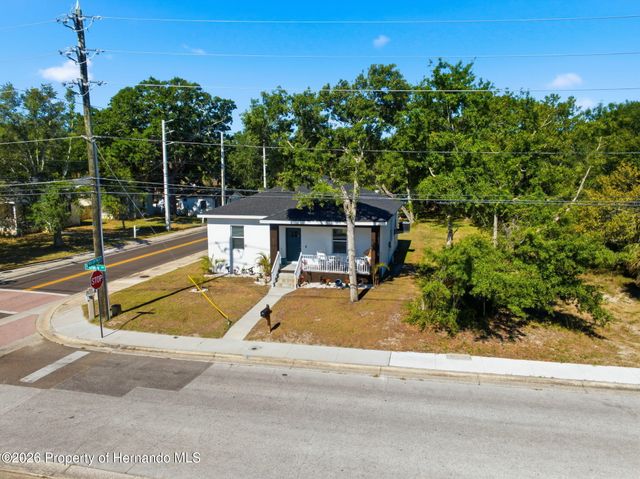 524 S Grosse Avenue, Tarpon Springs, FL 34689