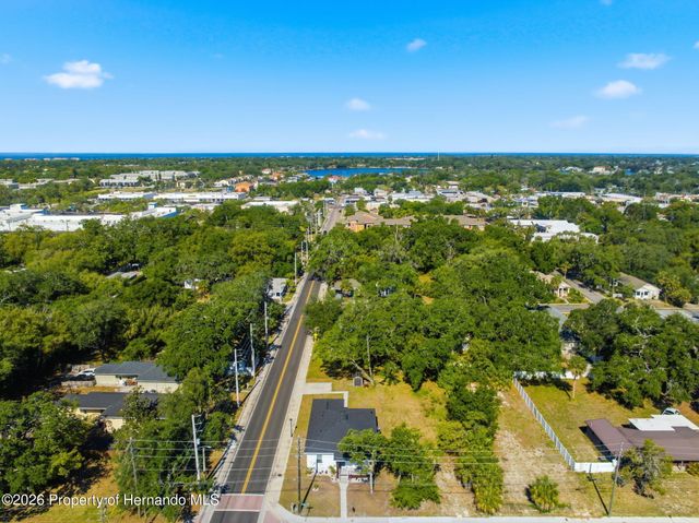 524 S Grosse Avenue, Tarpon Springs, FL 34689