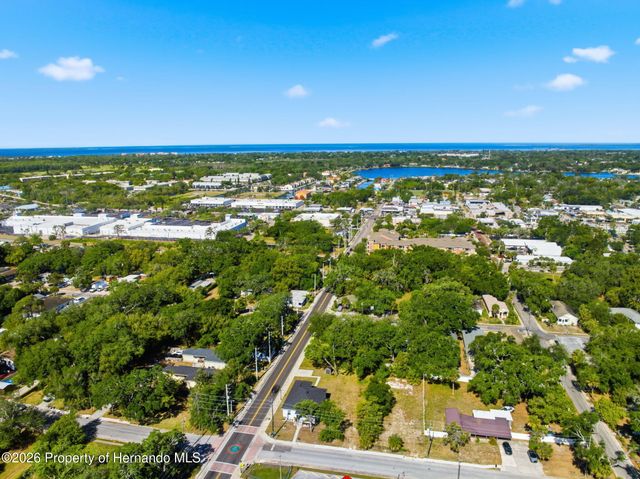 524 S Grosse Avenue, Tarpon Springs, FL 34689