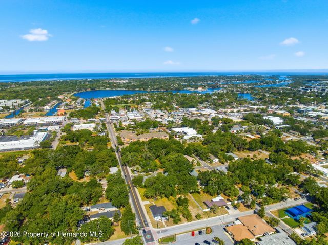 524 S Grosse Avenue, Tarpon Springs, FL 34689