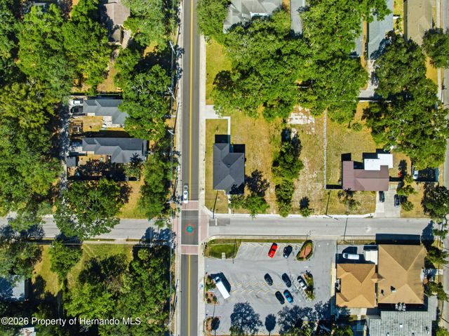 524 S Grosse Avenue, Tarpon Springs, FL 34689