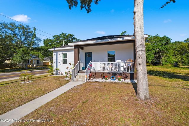 524 S Grosse Avenue, Tarpon Springs, FL 34689