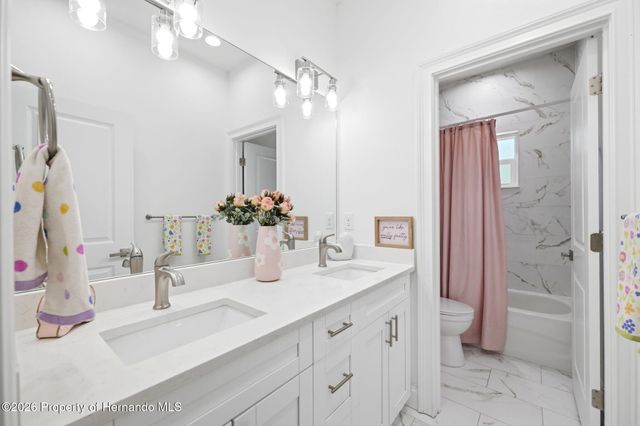 524 S Grosse Avenue, Tarpon Springs, FL 34689