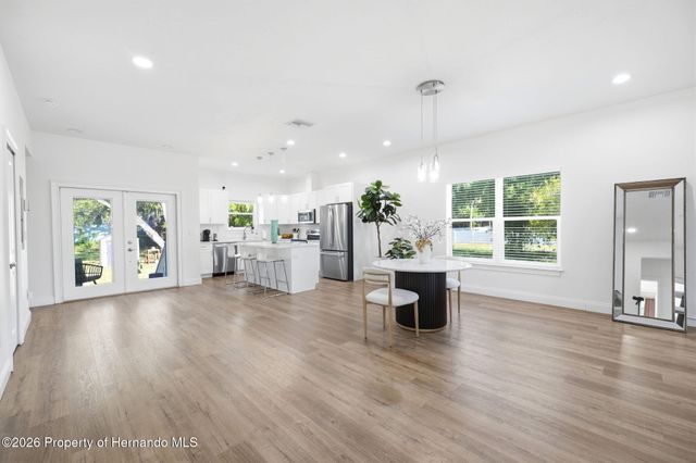 524 S Grosse Avenue, Tarpon Springs, FL 34689