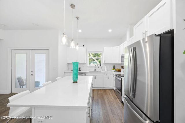 524 S Grosse Avenue, Tarpon Springs, FL 34689