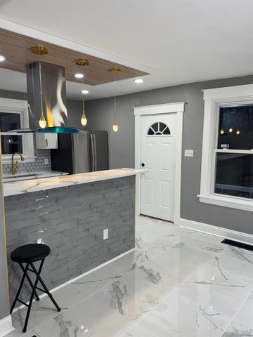 10152 Chester Road, Woodlawn, OH 45215