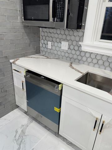 10152 Chester Road, Woodlawn, OH 45215