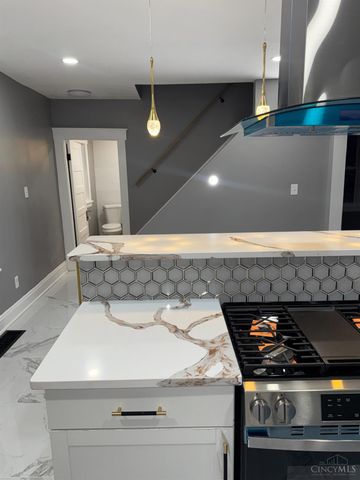 10152 Chester Road, Woodlawn, OH 45215