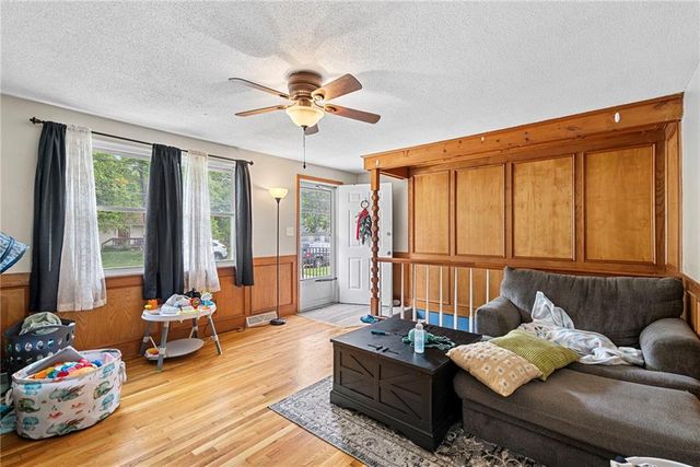 4024 N Walrond Avenue, Kansas City, MO 64117