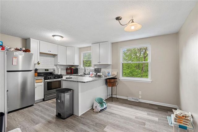 4024 N Walrond Avenue, Kansas City, MO 64117