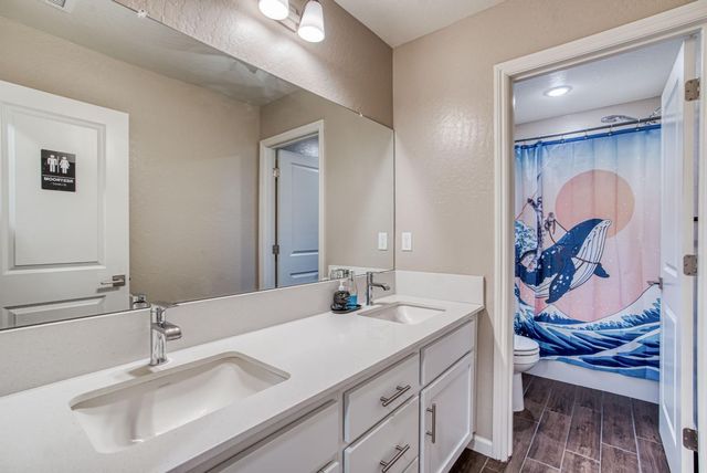 212 Arbor Drive S, Madera, CA 93636