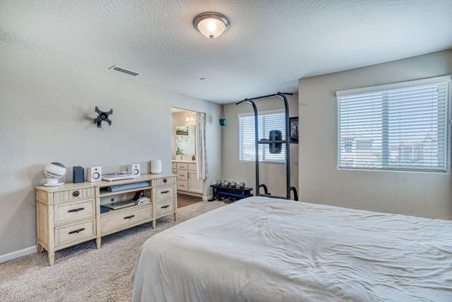 212 Arbor Drive S, Madera, CA 93636