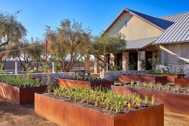 212 Arbor Drive S, Madera, CA 93636