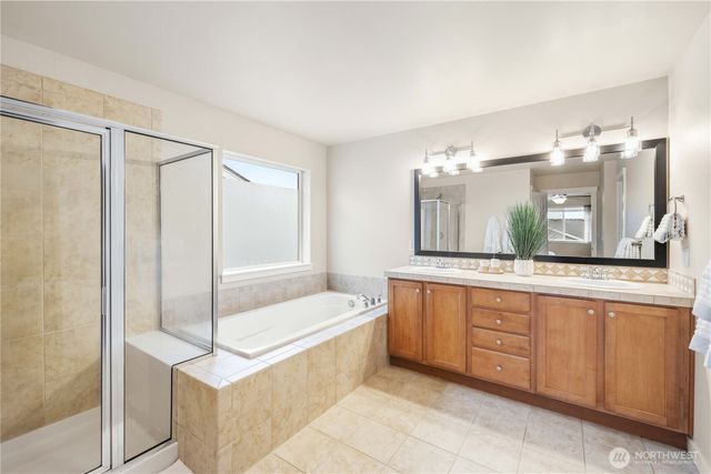 25499 SE 274th Place, Maple Valley, WA 98038