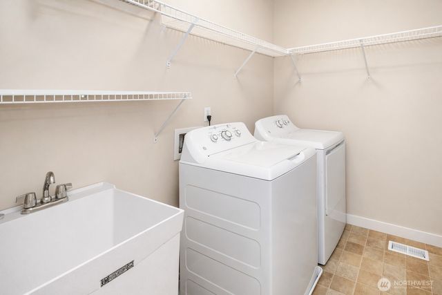 25499 SE 274th Place, Maple Valley, WA 98038