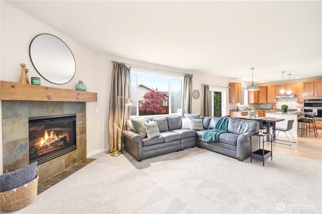 25499 SE 274th Place, Maple Valley, WA 98038