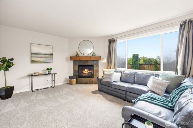 25499 SE 274th Place, Maple Valley, WA 98038