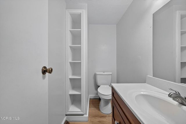 125 Cedar Court, Perrysburg, OH 43551