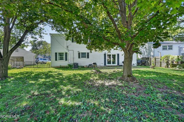 125 Cedar Court, Perrysburg, OH 43551