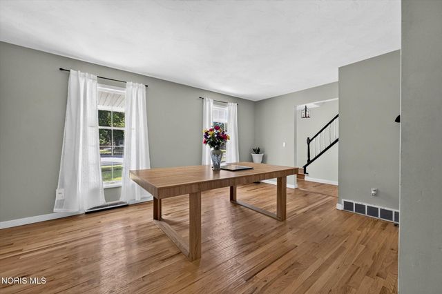 125 Cedar Court, Perrysburg, OH 43551