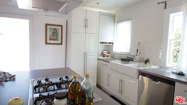 1722 Nichols Canyon Road, Los Angeles, CA 90046