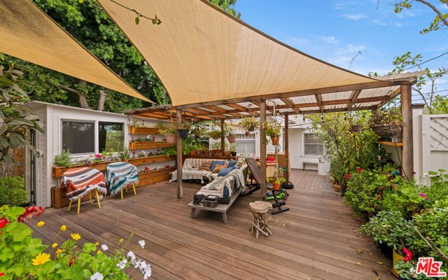 1722 Nichols Canyon Road, Los Angeles, CA 90046