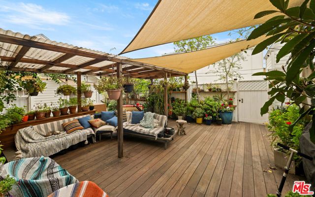 1722 Nichols Canyon Road, Los Angeles, CA 90046