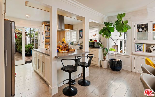 1722 Nichols Canyon Road, Los Angeles, CA 90046