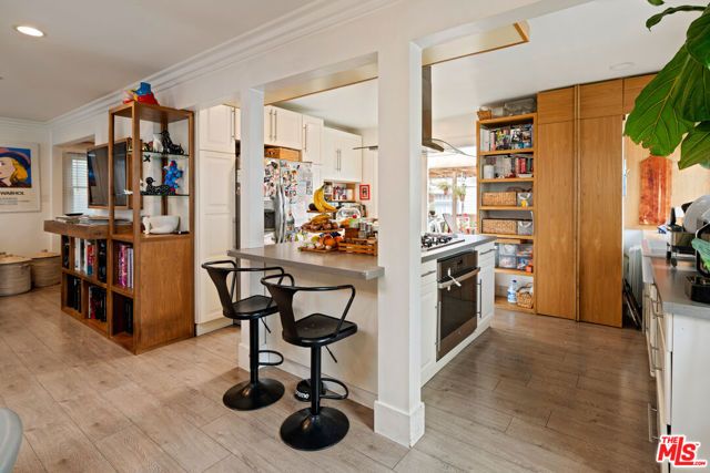 1722 Nichols Canyon Road, Los Angeles, CA 90046