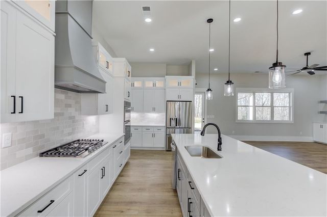 30 River Overlook Way, Jefferson, GA 30549