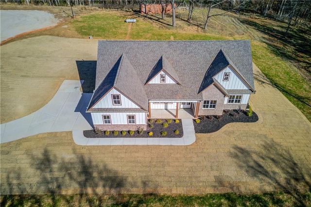 30 River Overlook Way, Jefferson, GA 30549