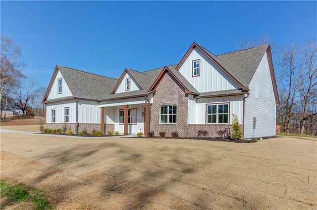 30 River Overlook Way, Jefferson, GA 30549